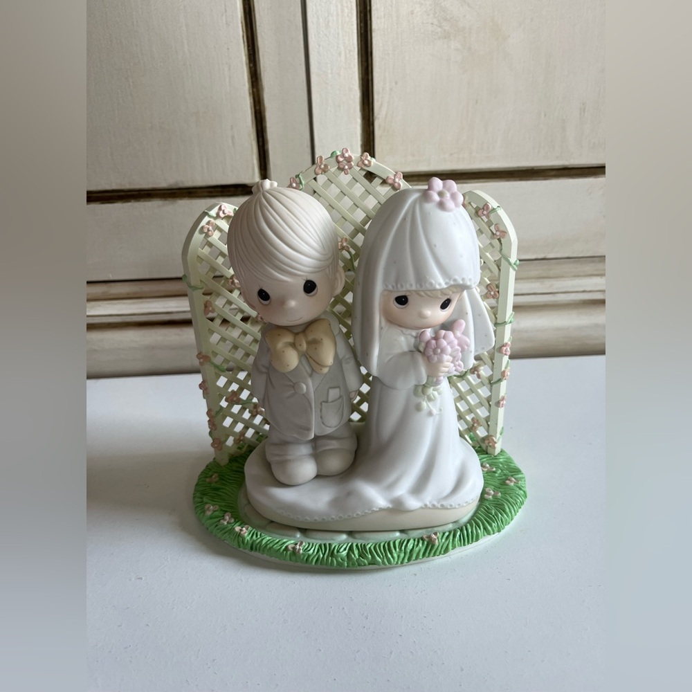Precious Moments ‘79 Bride & Groom Figurine & ‘91 Bridal Party Cake Topper